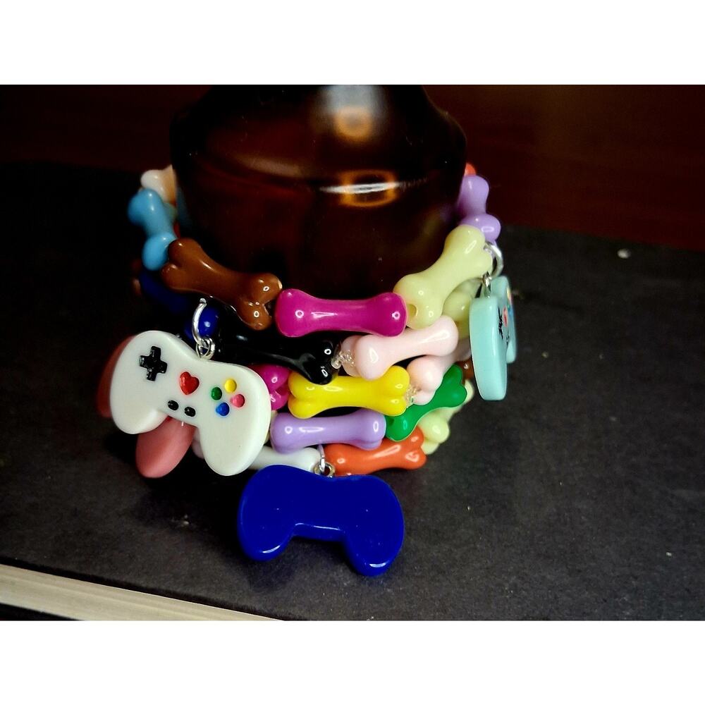 Random Color Bone Game Controller Emo Bracelet Unisex Stretchy Wristband Gift